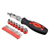 Отвертка реверсивная с набором бит и головок Отвертка реверсивная с набором бит и головок